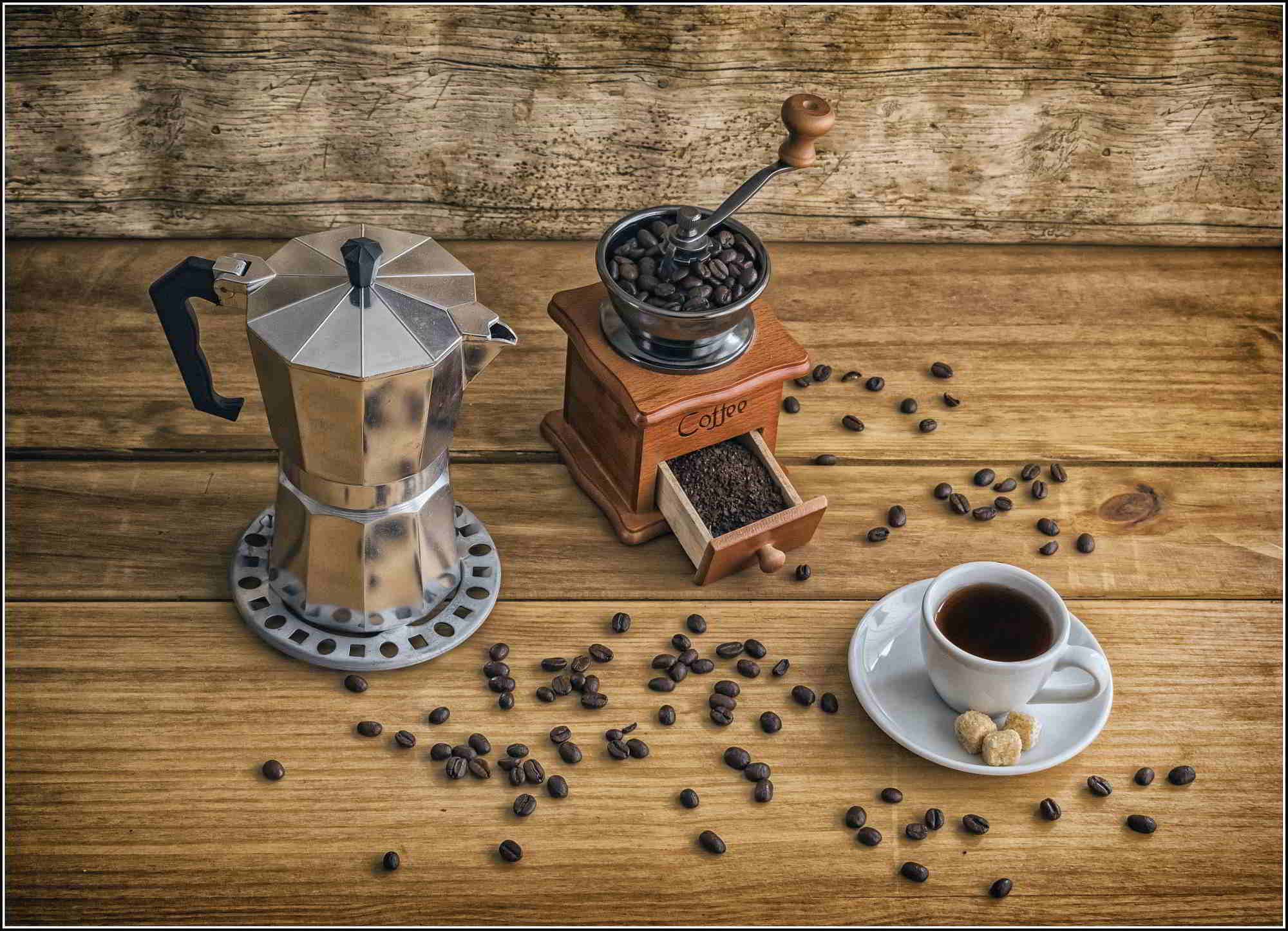 Kedudukan teratas penggiling kopi terbaik untuk rumah dan kafe pada tahun 2020