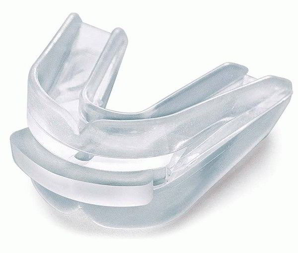 Protetor bucal de boxe de mandíbula dupla em uma caixa de plástico