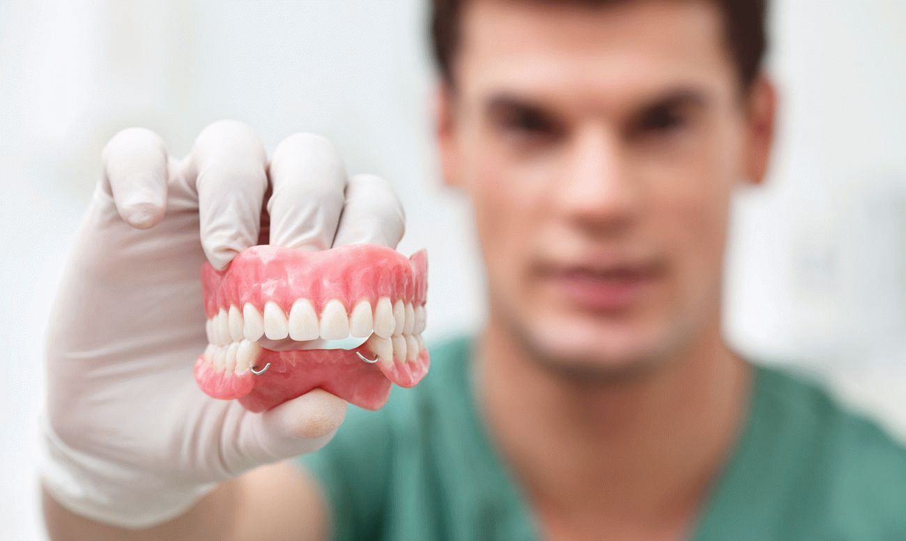 Οι καλύτερες αφαιρούμενες και σταθερές οδοντοστοιχίες το 2020