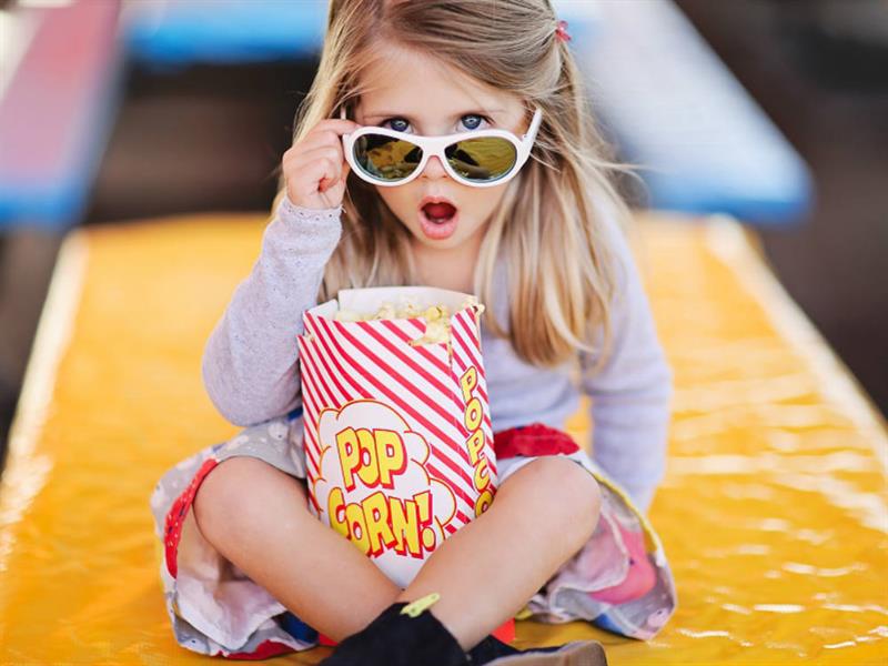 De beste modellene av solbriller for barn i 2020