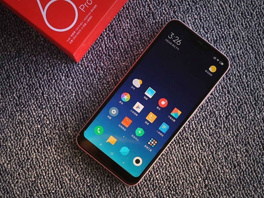 Smarttelefon Xiaomi Redmi 6 Pro 3 / 32GB og Pro 4 / 64GB