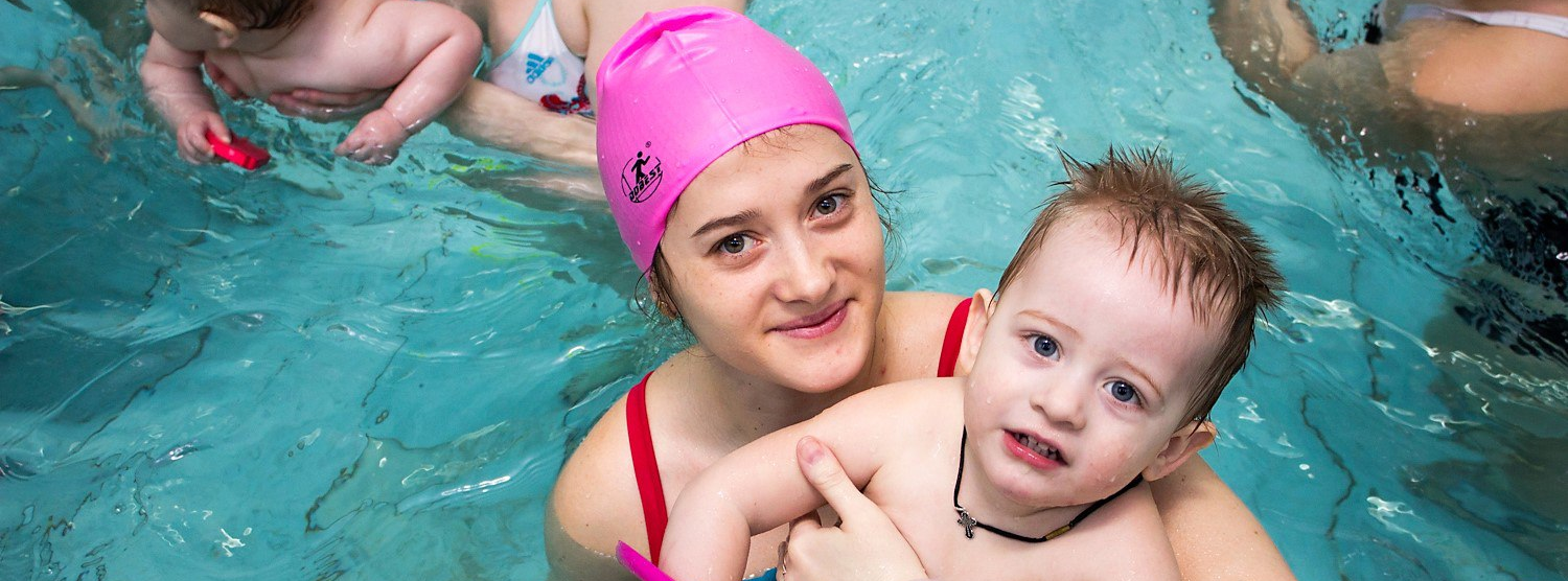 Hodnotenie najlepších detských bazénov v Čeľabinsku v roku 2020