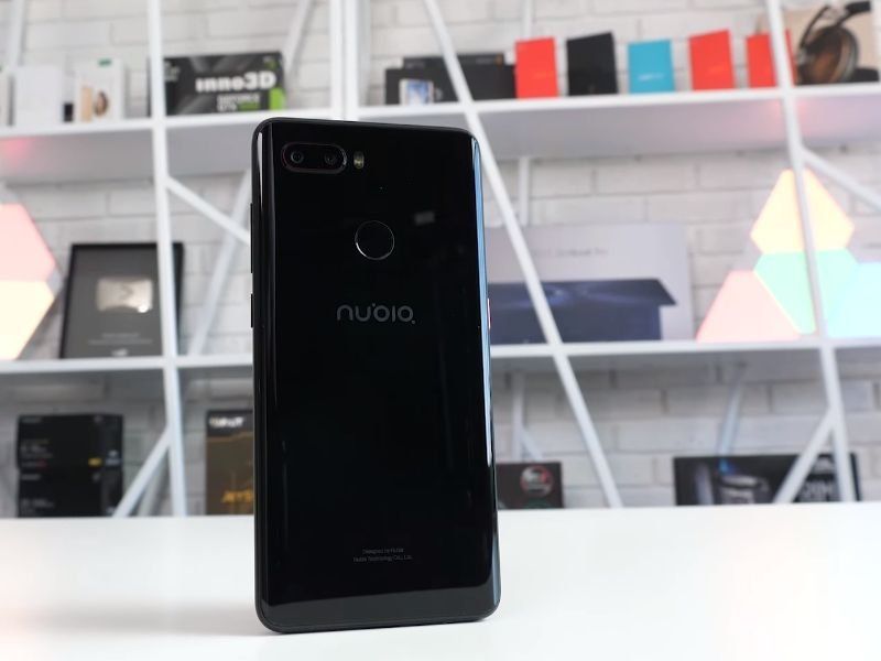 Authentic and aesthetic: ZTE Nubia Z18 mini smartphone - pros and cons