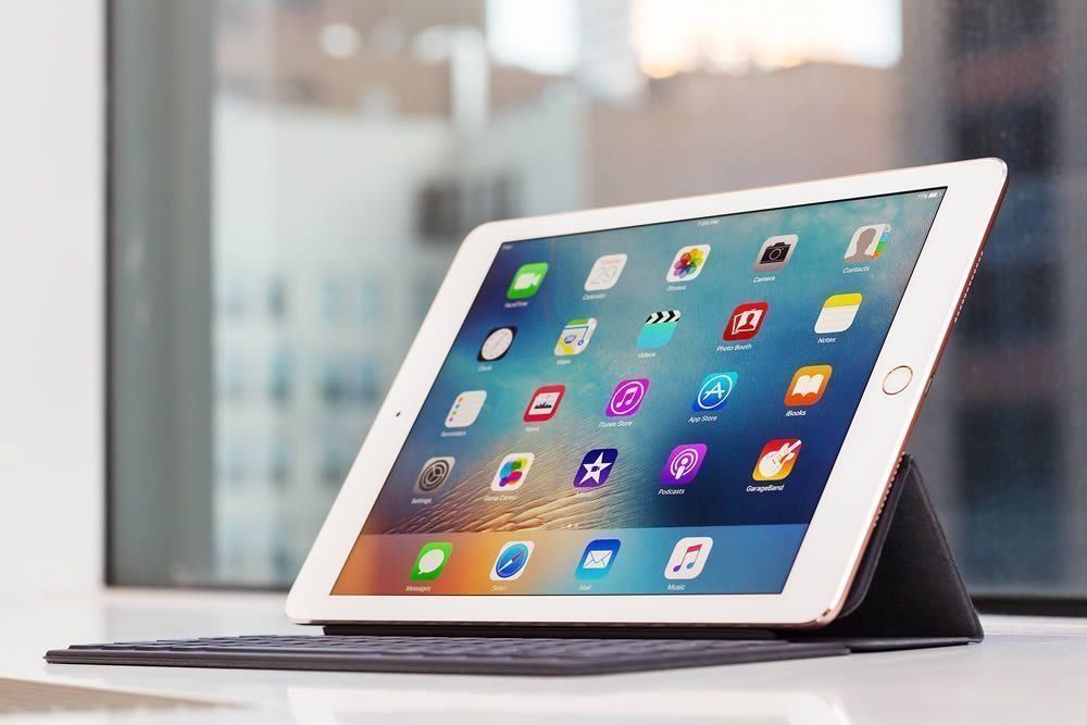 סקירה של טאבלט Apple iPad 9.7 (2018)