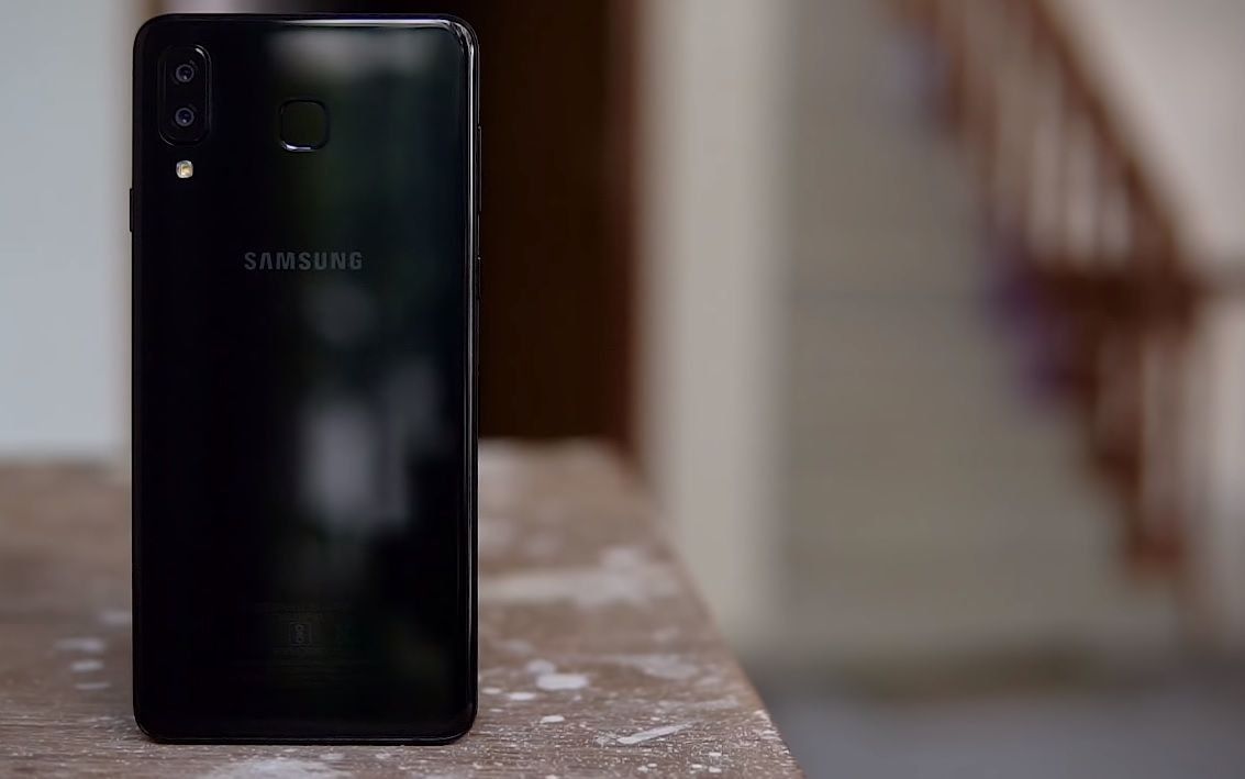 Samsung Galaxy A8 zvaigzne - plusi un mīnusi