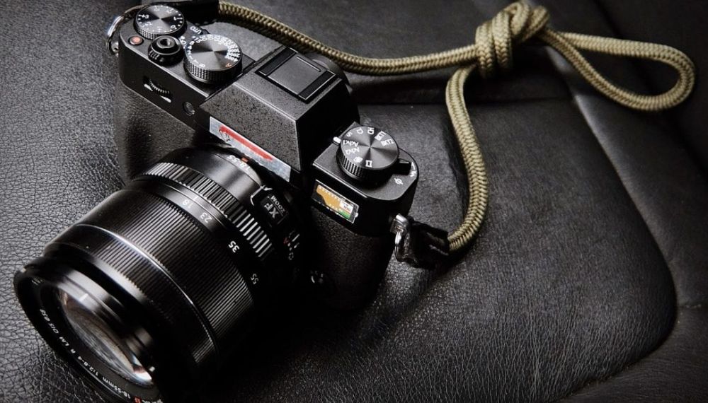 Рейтинг на най-добрите фотоапарати със сменяеми обективи за 2020 г.