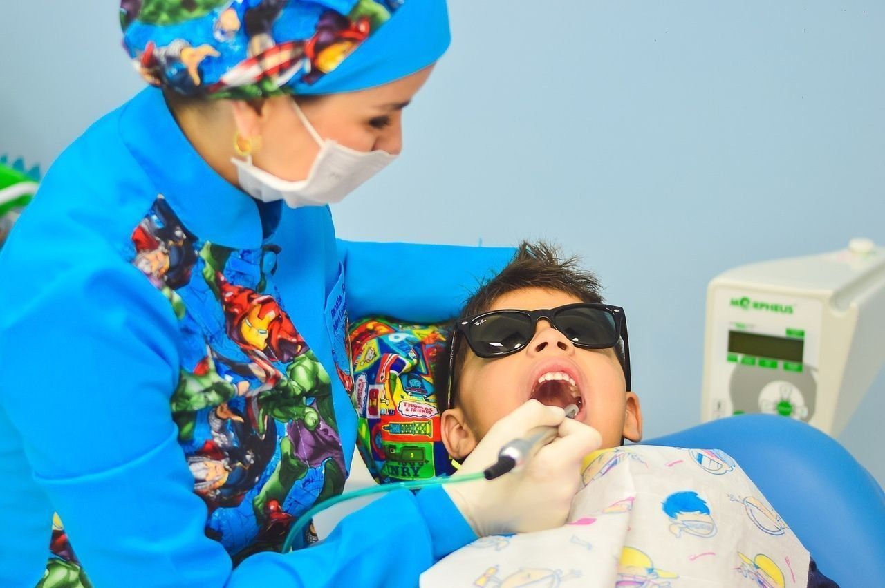 De best betalte tannklinikkene for barn i Krasnoyarsk i 2020