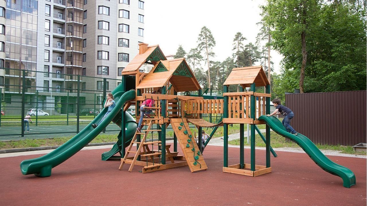 Vart ska man åka med barn: de bästa lekplatserna i Jekaterinburg 2020