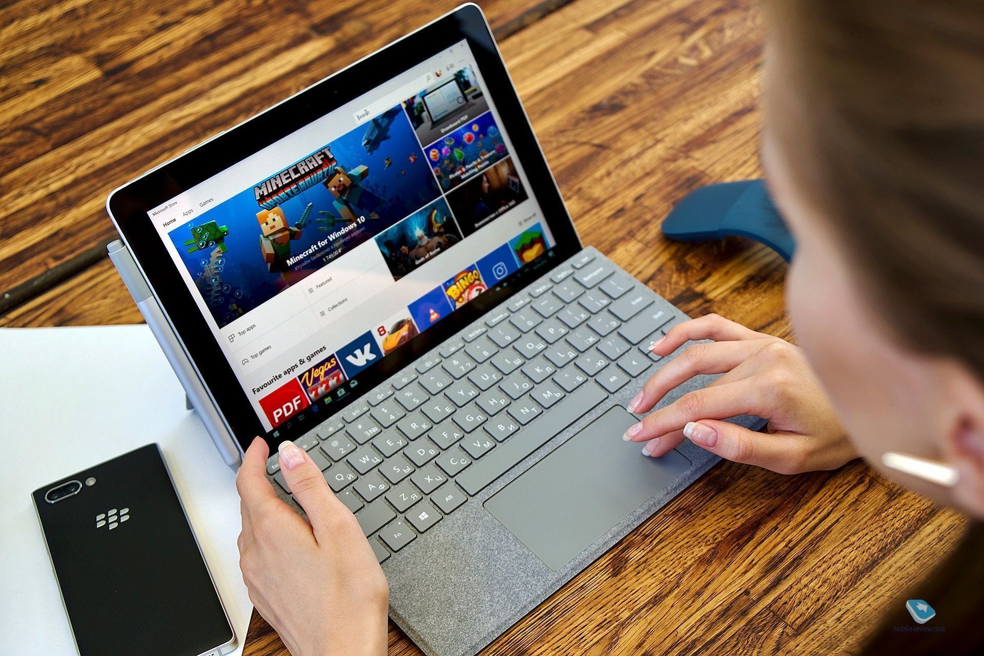 Microsoft Surface Go planšetdatoru apskats: plusi un mīnusi