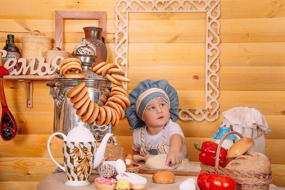 Kafe dan restoran terbaik di Yekaterinburg dengan bilik kanak-kanak pada tahun 2020