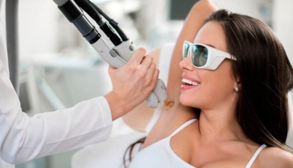 Klinik dan salun penyingkiran rambut laser terbaik di St. Petersburg 2020