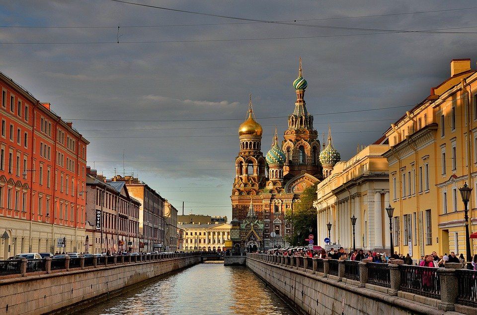 Ulasan muzium terbaik di St. Petersburg 2020