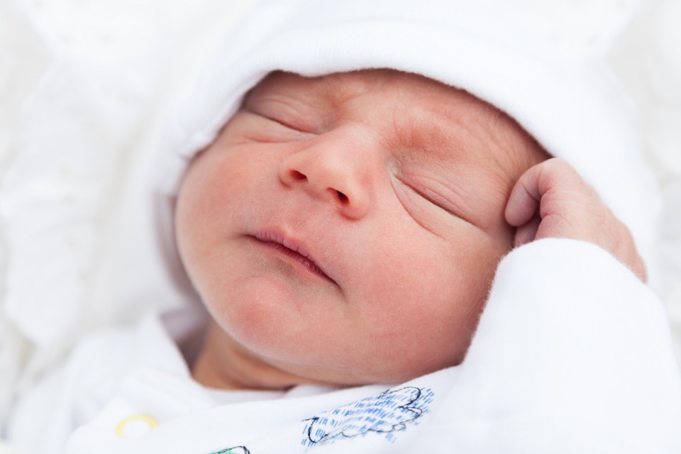 Apakah perkara yang diperlukan oleh bayi yang baru lahir? Daftar membeli-belah yang lengkap
