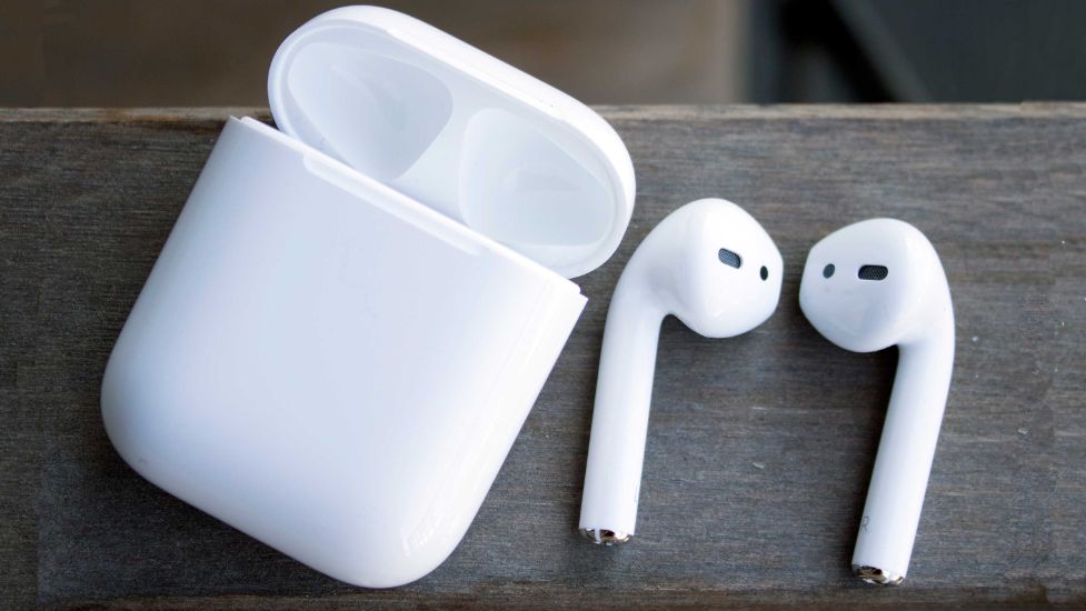 Apple Air Pods 2 trådlösa hörlurar recension med viktiga funktioner