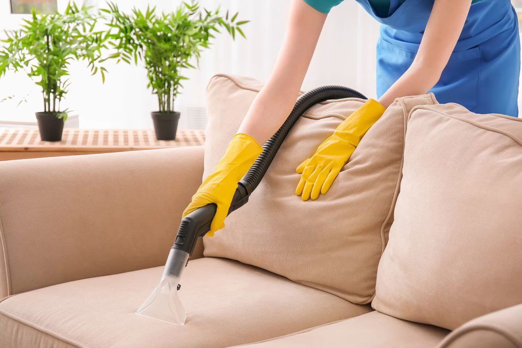 Рейтинг на най-добрите химически чистене на дивани у дома в Москва за 2020 г.