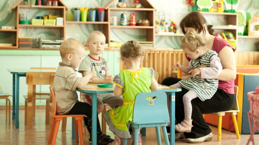 Labāko Maskavas korekcijas bērnudārzu reitings 2020. gadam