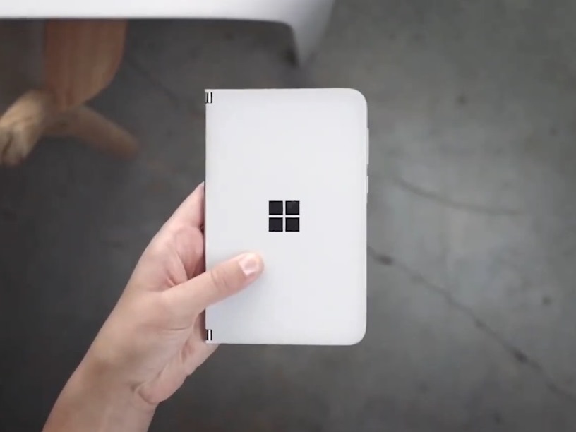 סקירה חכמה מתקפלת של Microsoft Surface Duo