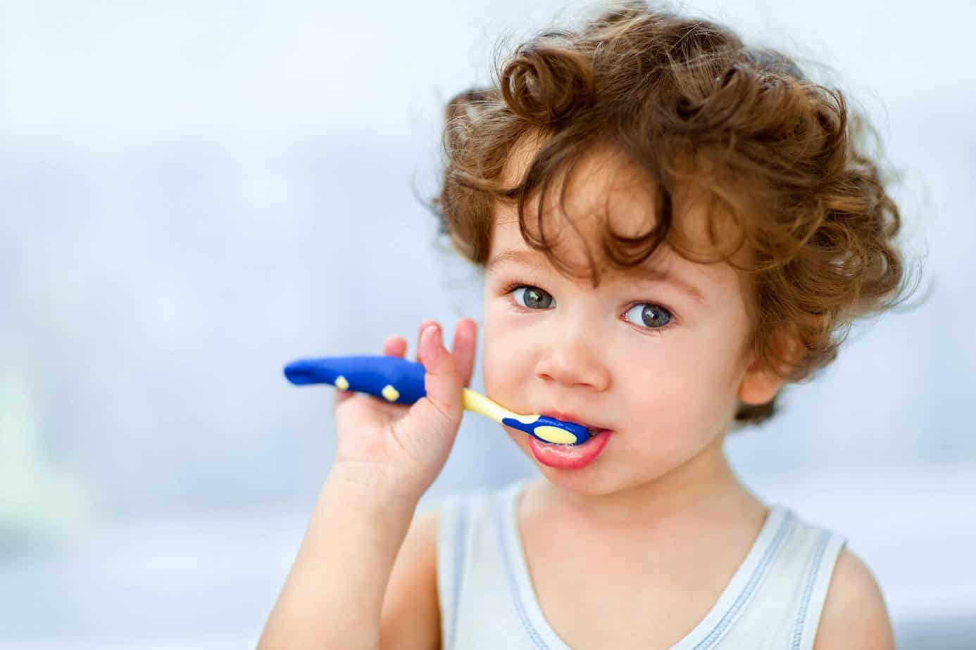 Labāko bērnu zobu suku vērtējums 2020. gadam