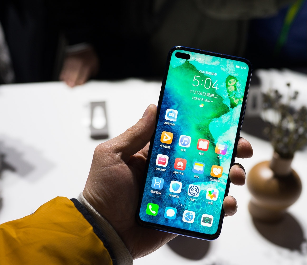 Review of the smartphone Honor V30 Pro with the main characteristics