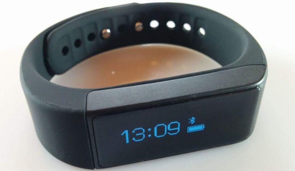 Review of the IWOWN i5 Plus fitness bracelet