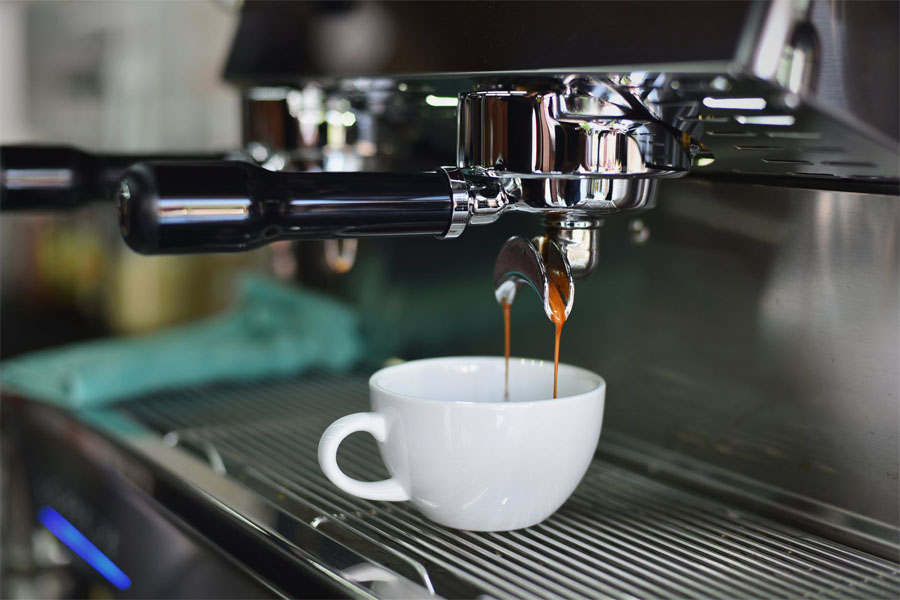 Hodnotenie najlepších kávovarov a kávovarov pre kanceláriu do roku 2020