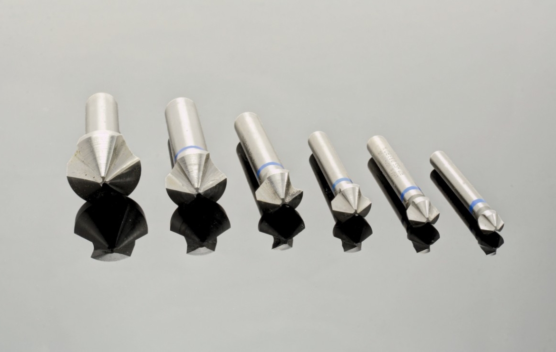 Rating of the best milling cutters for a hand router for 2020