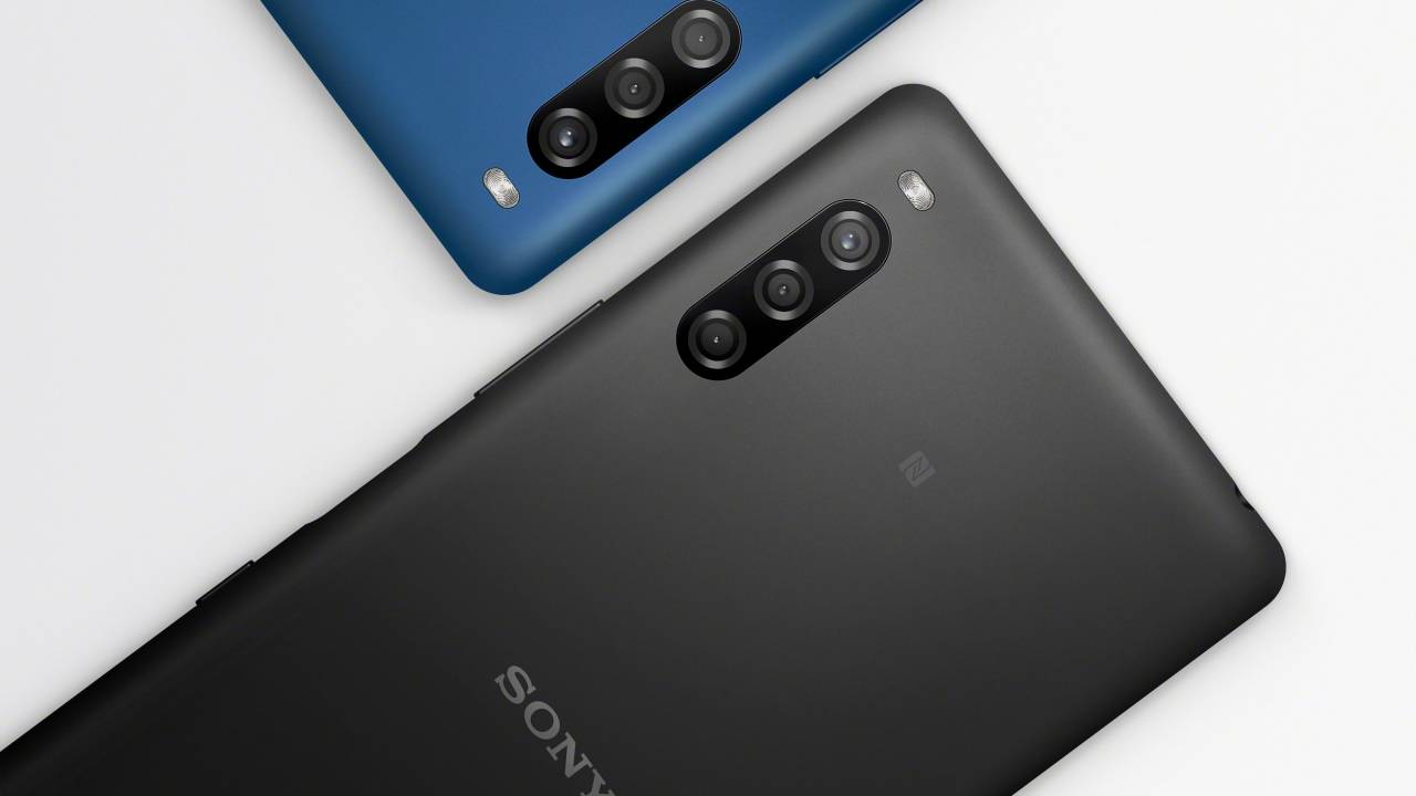 A Sony Xperia L4 okostelefon áttekintése: a gazdaságosság és a nem szabványos formák megtestesítője