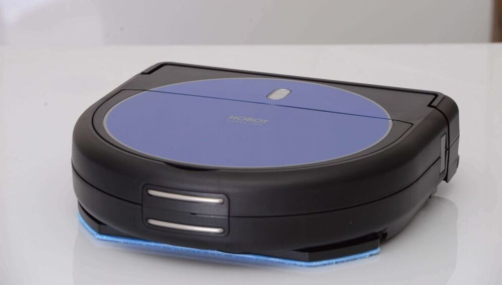 Review of smart robot vacuum cleaner Hobot Legee 688 - really the best?