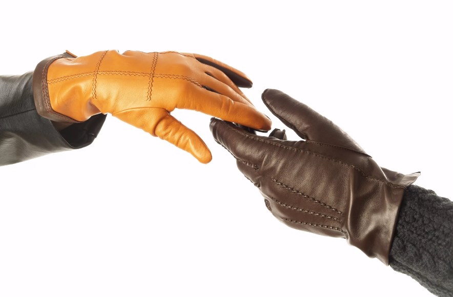 Penarafan sarung tangan kulit jenama terbaik untuk tahun 2020